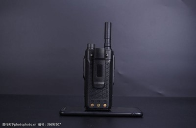 手机照片与对讲机 数码时代下的两种沟通工具